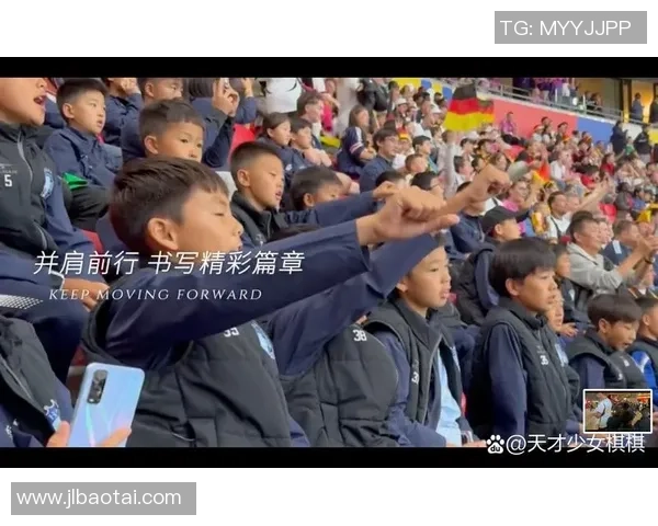 足球女儿采访:她如何在绿茵场上追逐梦想与挑战的故事 足球女儿采访:她如何在绿茵场上追逐梦想与挑战的故事